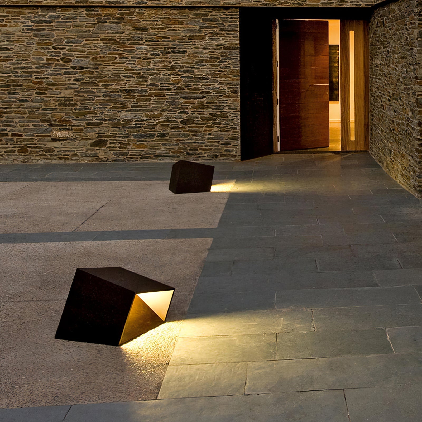 Loua Cube Garden Light Cox & Finch