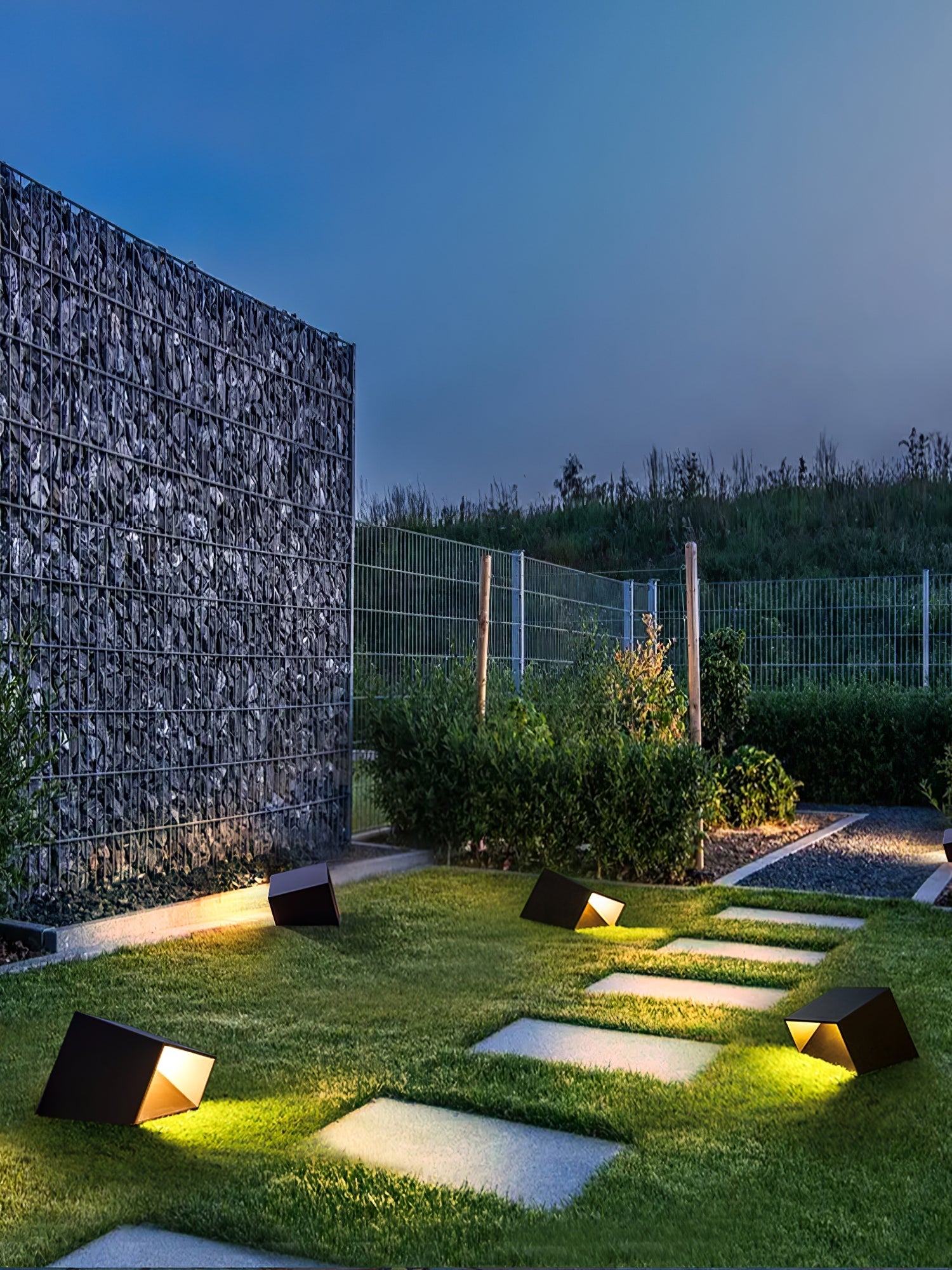 Loua Cube Garden Light Cox & Finch